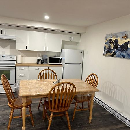 Central Halifax One Bedroom Apartment In Clayton Park Bagian luar foto