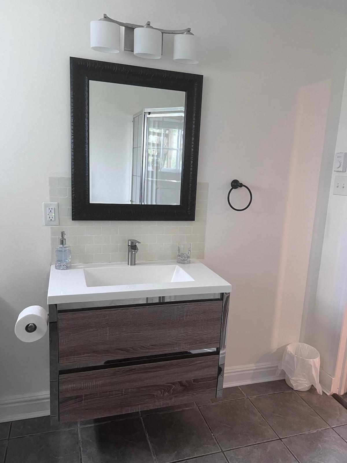 Central Halifax One Bedroom Apartment In Clayton Park Bagian luar foto